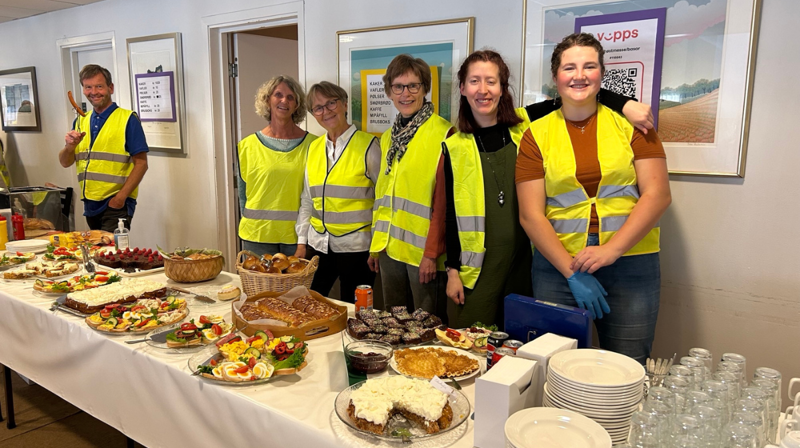 Nydelig kafebord og flotte folk!