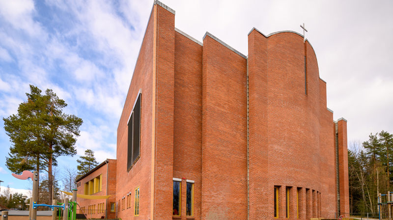 Menighetens årsmøte 19. apr.