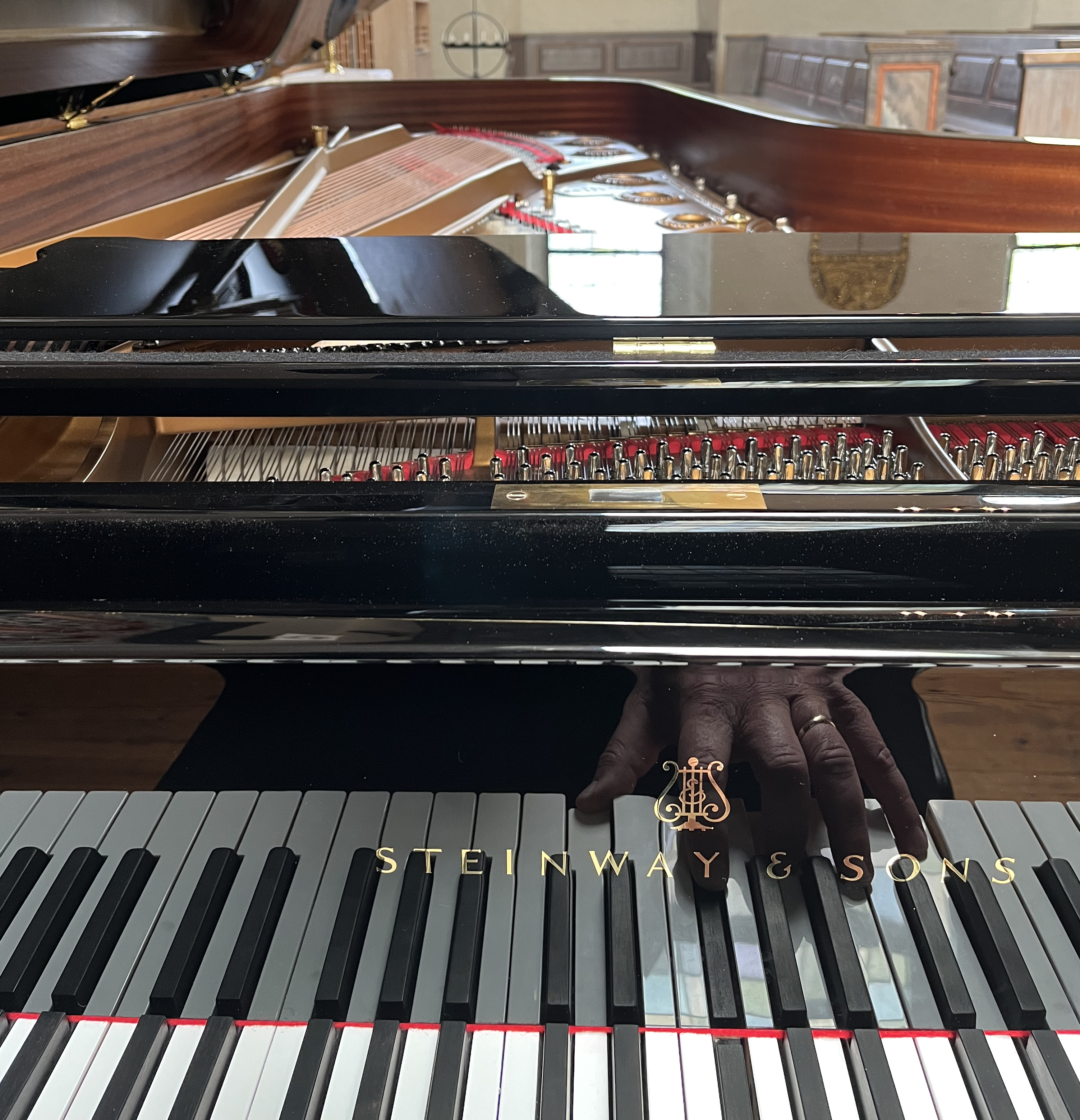 Ønsker du å bidra til nedbetalingen av flygelet i Ris kirke?