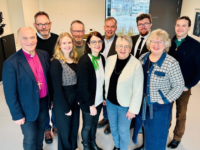 Bispedømmerådet. Bak fra venstre: Petter Holm, Frode Magnar Andersen, Jo Hedberg, Sebastian Kaltoft Hansen og Ole Amund Hafell. Foran fra venstre: Jan Otto Myrseth, Inga Stoveland Dekko, Gunnbjørg Furuset, Anne Gerd Jorde  og Lill Tone Grahl-Jacobsen. Foto: Torill H. H. Landaasen