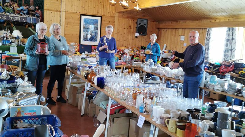 Loppemarked på menighetshuset
