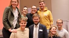 Hele Den norske kirkes ungdomsutvalg (DnkU). DnkU skal være Den norske kirkes rådgivende organ i saker som angår unges situasjon i kirke og samfunn, både nasjonalt og internasjonalt samt bistå ved forberedelser og gjennomføring av Ungdommens kirkemøte