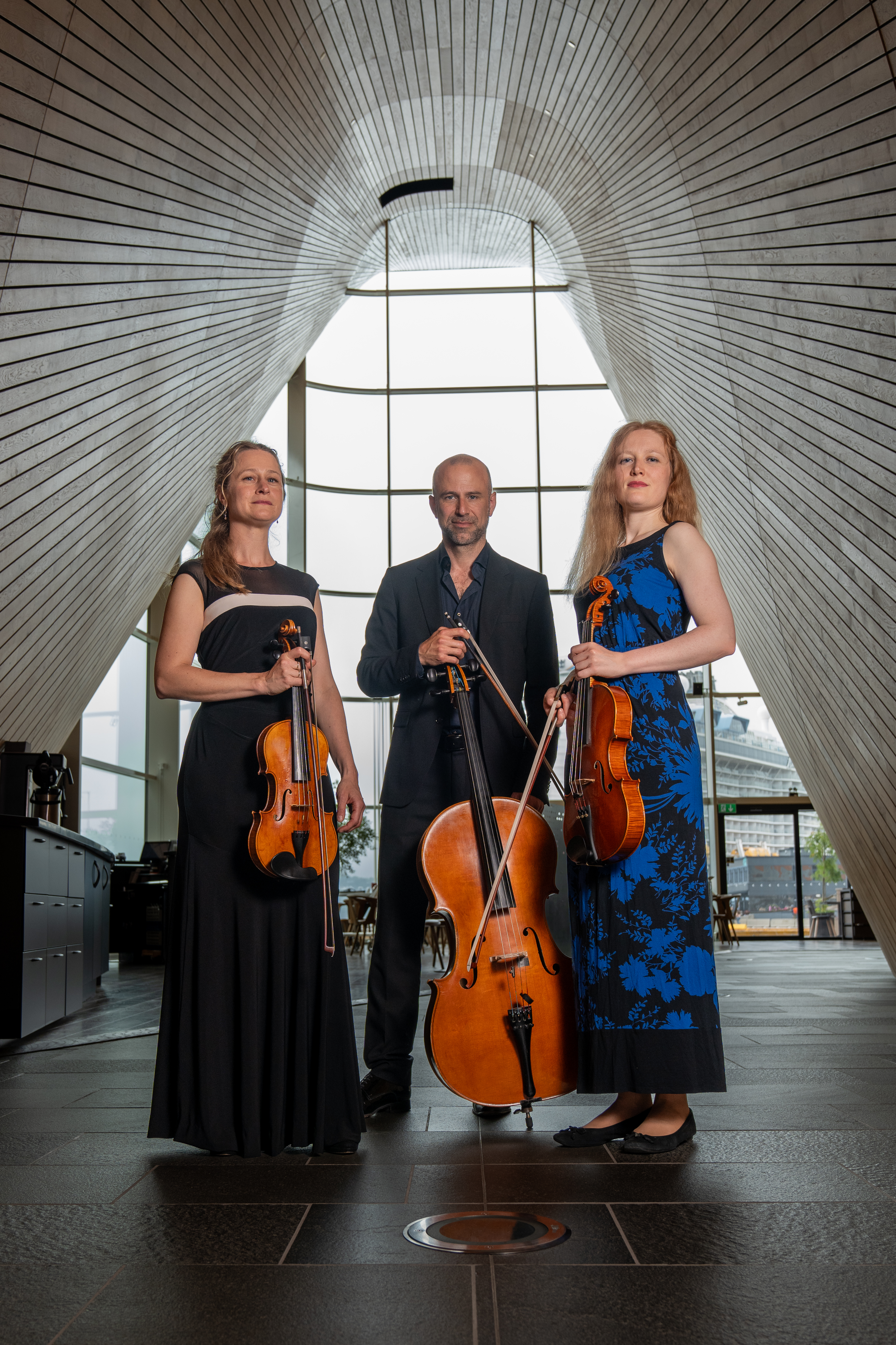 Edda Stix Zečević, bratsj. Jasper Havelaar, cello. Josine van den Akker, fiolin.                                                                                                                                     