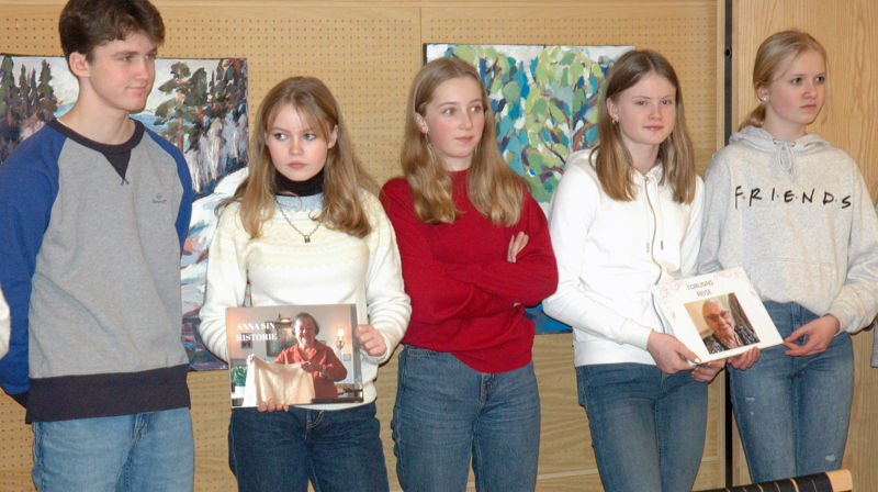 Elever skriver seniorers livsfortellinger