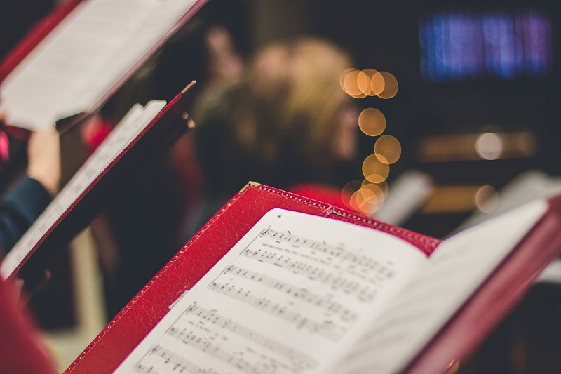 Har du lyst å være med å synge julen inn i Hana kirke?