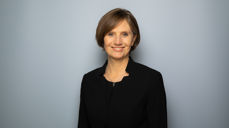 Kjersti Toppe er barne- og familieminister. Måndag skal ho innom dei listeførte kyrkjene Øre kyrkje og Molde domkirke. Bilete: NTB Kommunikasjon/Statsministarens kontor