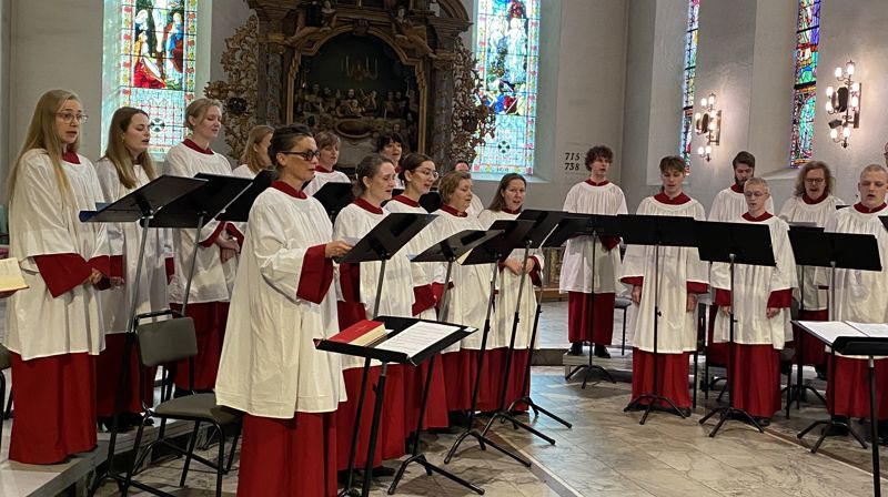 Kirkemusikkstudenter tar eksamen i korledelse!