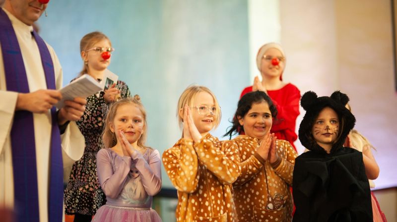 Denne helgen arrangerer mer enn hundre kirker karnevalsgudstjeneste. Foto: Den norske kirke.