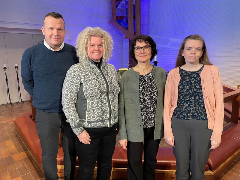 Sokneprest Christoffer Tjelle, stabsleder Ann Karolina Leversby, kantor Galina Trintsoukova og kateket Marte Kinserdal