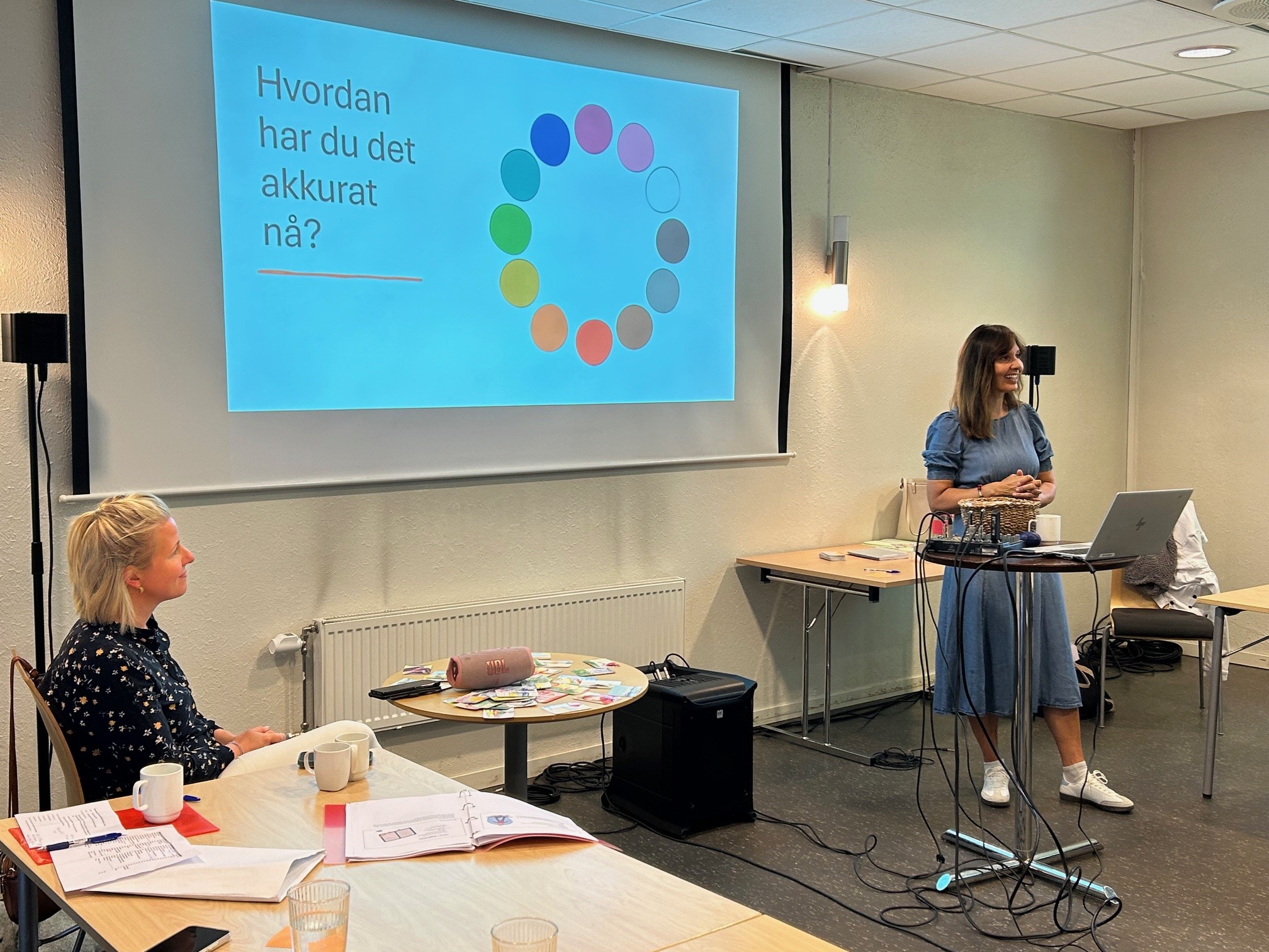 Dagens kursledere: Fra venstre diakon i Moss, Karen Elisabeth Dahl, og sosionom og diakonimedarbeider i Drøbak og Frogn menighet, Helena Tomter. 