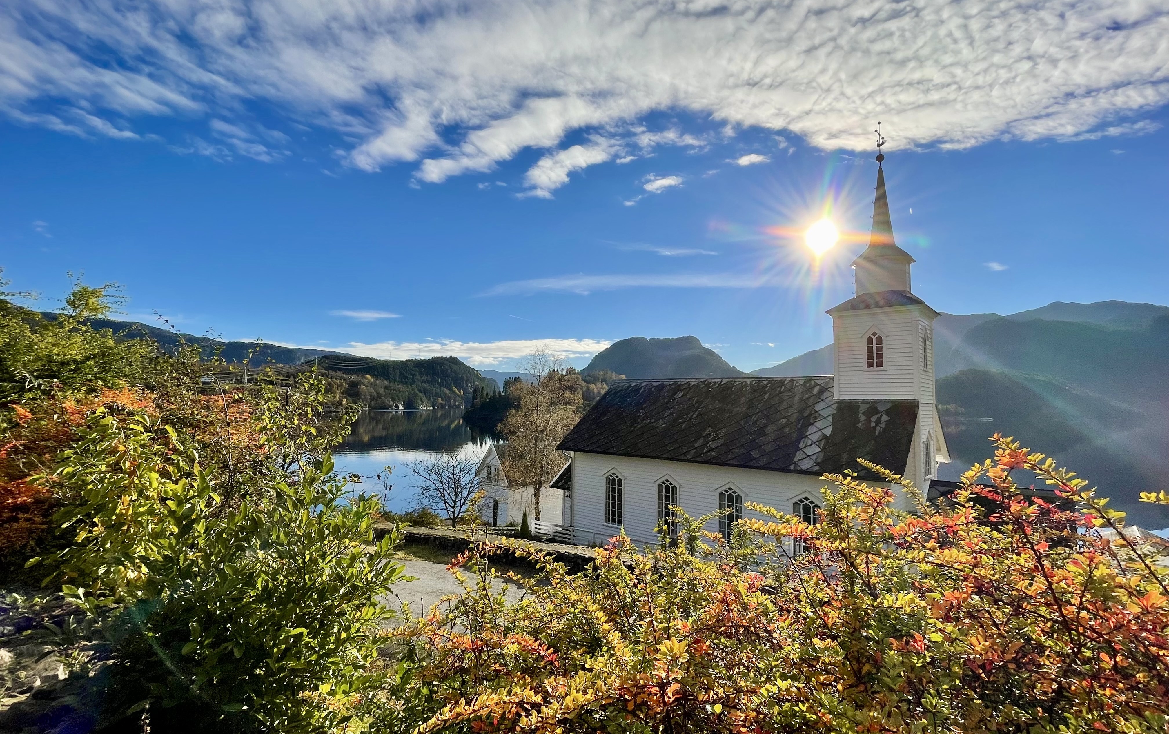 Meir enn teljing: Kyrkja i Alver samlar menneske gjennom heile veka