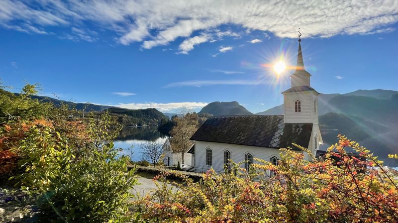 Meir enn teljing: Kyrkja i Alver samlar menneske gjennom heile veka