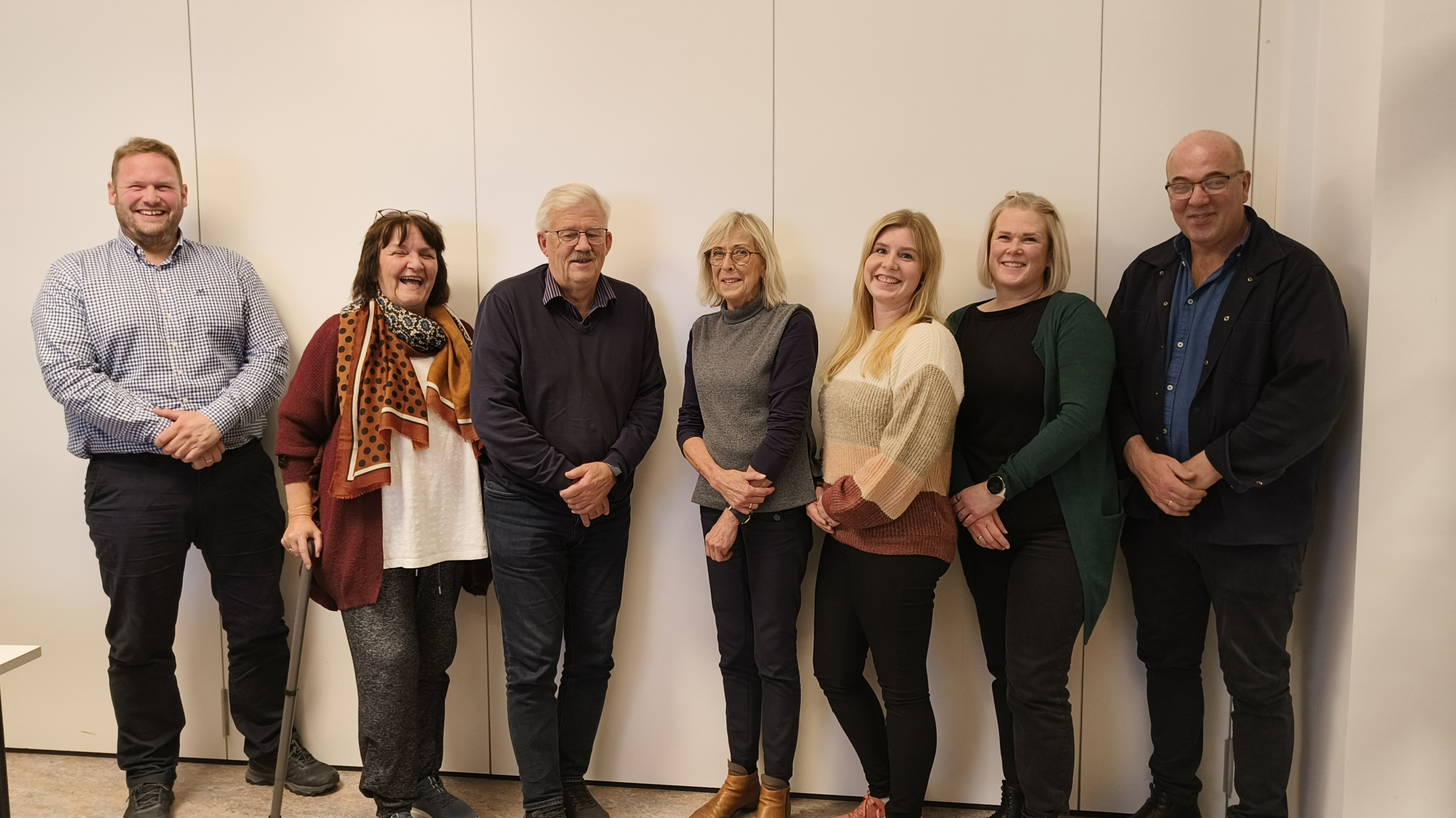 Roan menighetsråd perioden 2023 - 2027. Fv.: Erling Iversen, Brynhild S. Nilssen, Tor Nilssen, Iren Viken, nestleder Gunnhild Horvli, leder Mari Kosberg og sokneprest Einar Strøm