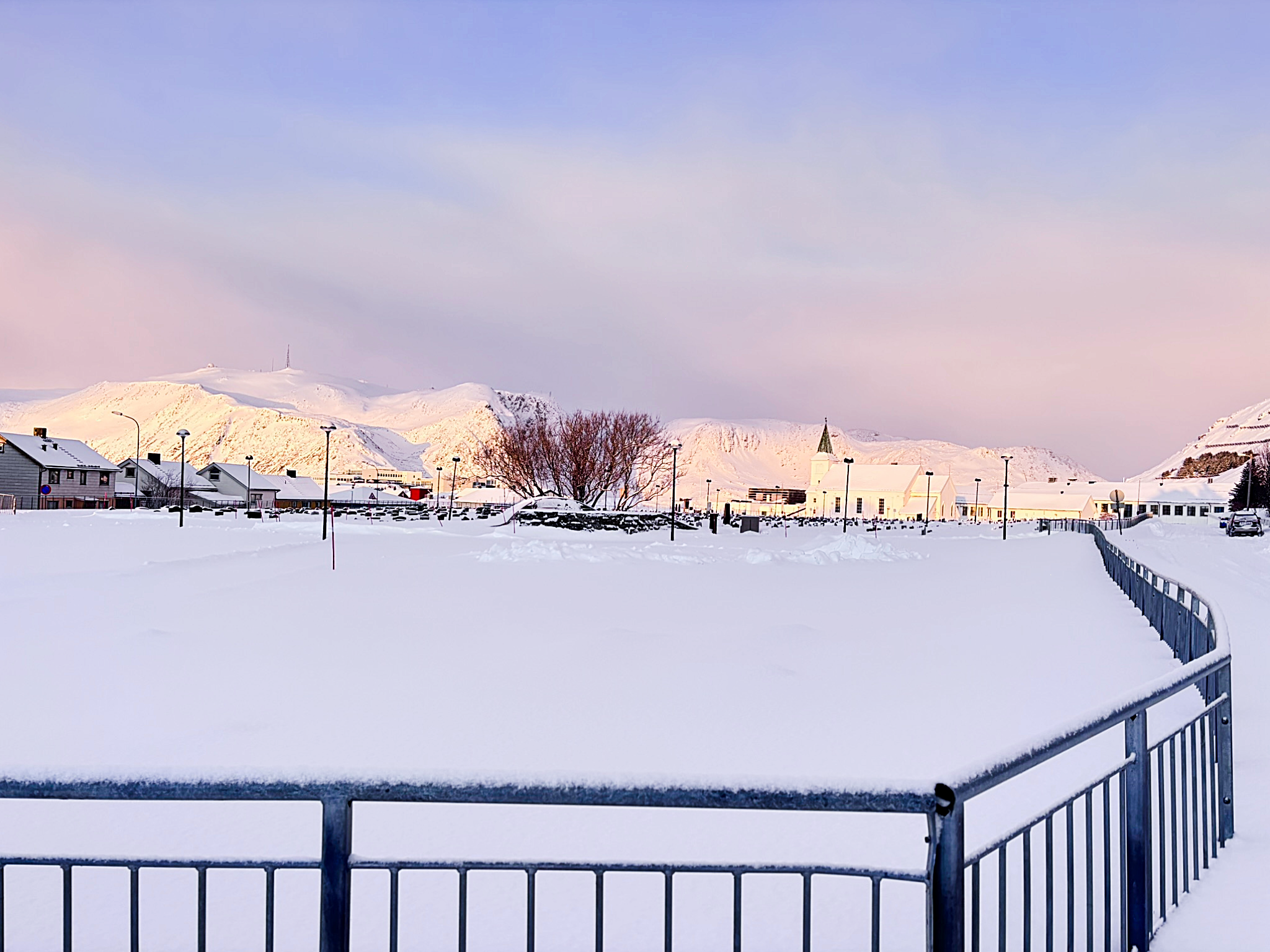 Åpen kirke i Honningsvåg