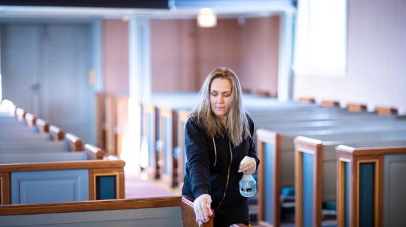 Nye koronaregler åpner for gudstjenester