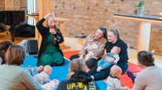 I 2023 var det rekordmange deltakarar på småbarn- og babysong i Den norske kyrkja. Det viser dei foreløpige tala som SSB gjorde offentlege fredag 15. mars. Foto: Torstein Kiserud / Den norske kyrkja.