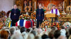 Sokneprest Paul Erik Wirgenes taler under gravferden til prinsesse Astrid. Foto: Stian Lysberg Solum / NTB / POOL