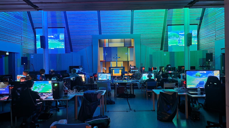 Fra alter til Joystick: Son kulturkirkes første LAN-party