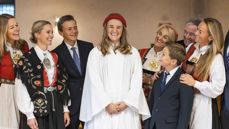 To av tre konfirmanter valgte kirkelig konfirmasjon fordi det er vanlig i deres familie, viser undersøkelser fra Den norske kirke. Foto: Von kommunikasjon / Den norske kirke.