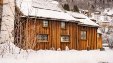Hol gamle kyrkje i Buskerud har fått midler til et særskilt forprosjekt i år. (Foto: Joakim Birkeland/Den norske kirke)