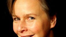 Sara Birgitte Øfsti Nesje er en av Norges dyktigste fortellere. Nå kommer hun til Kirkestua på Åpen Tirsdagslunsj