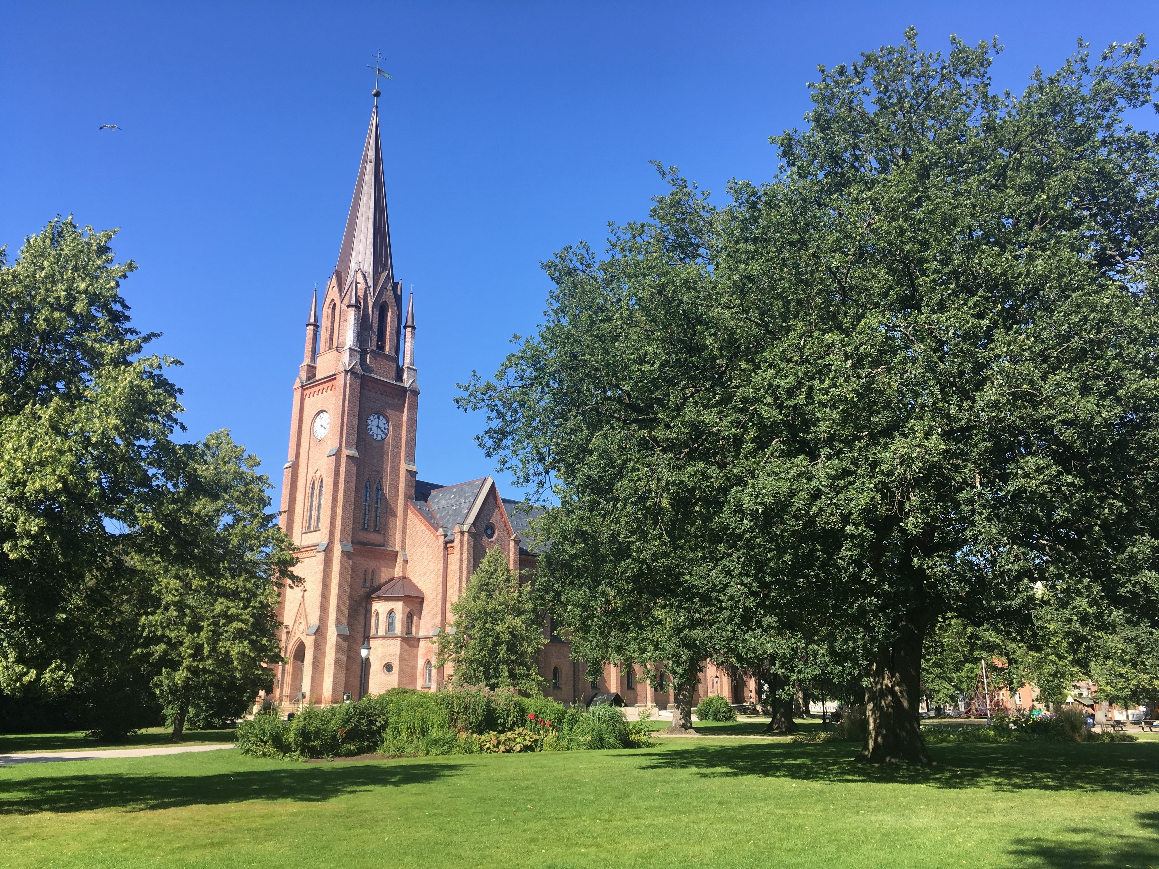 Hans Majestet Kong Harald Vs bortgang. Fredrikstad domkirke holder åpent fra kl. 12.00 til kl. 21.00 frem til begravelsen