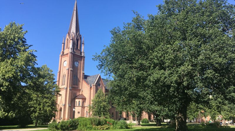 Hans Majestet Kong Harald Vs bortgang. Fredrikstad domkirke holder åpent fra kl. 12.00 til kl. 21.00 frem til begravelsen
