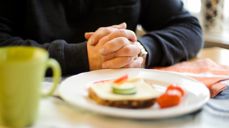 22 prosent har bedt for fred den siste tiden, viser en undersøkelse Opinion har gjort på vegne av Den norske kirke. Foto: Kirkerådet.