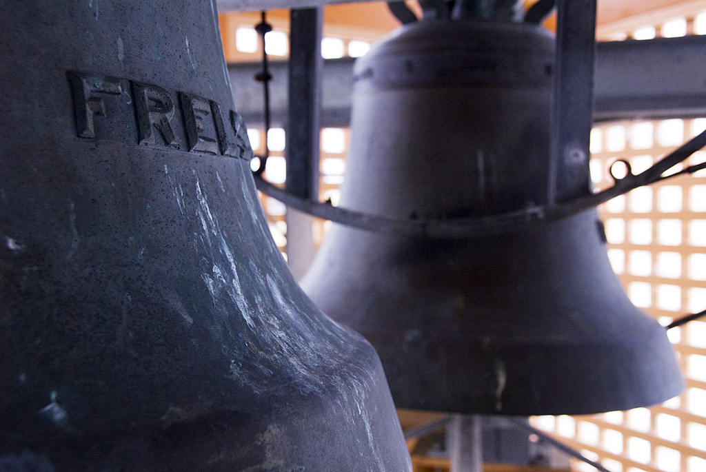 Kyrkjeklokkene kallar inn til bøn for dei lidande i Gaza 7. august kl. 15 i omlag 100 kyrkjer i Bjørgvin og mange kyrkjer i heile landet. Foto frå Søreide kirke i Bergen.