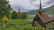 To av kyrkjene i Møre bispedøme: Rødven kyrkje og Rødven stavkyrkje. Foto: Maria Vassli Gjære
