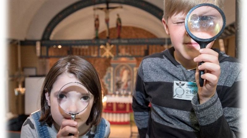 Velkommen til gudstjeneste for store og små med kirkeagenter