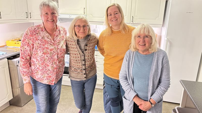 Heidi, Vivi, Astrid og Unni har vært frivillige i høst. Vi trenger vi flere.