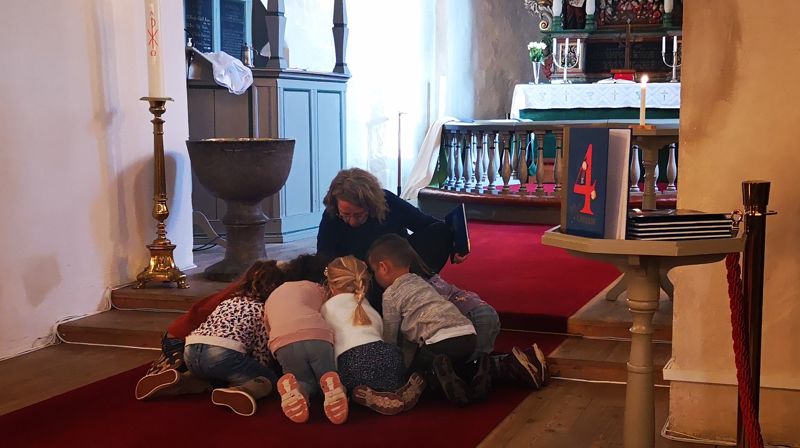 Oppdagelsesferd i kirken og Min kirkebok 4