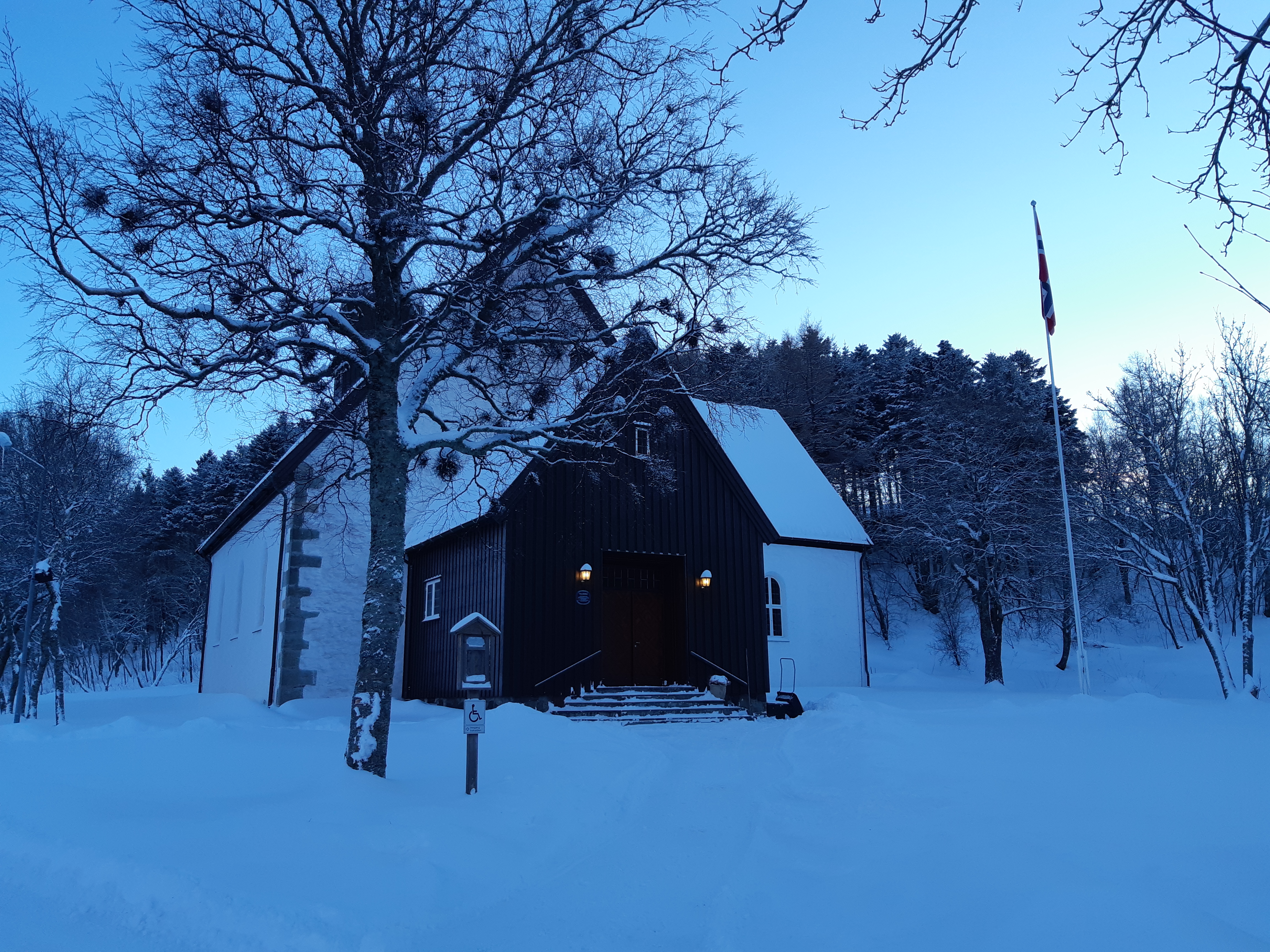 Velkommen til konserter, lunchbønn og gudstjenester i desember