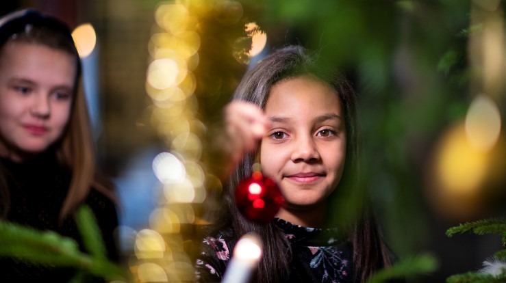 Kyrkja har rom for deg i advent- og juletida. Foto: Bo Mathisen/Den norske kyrkja