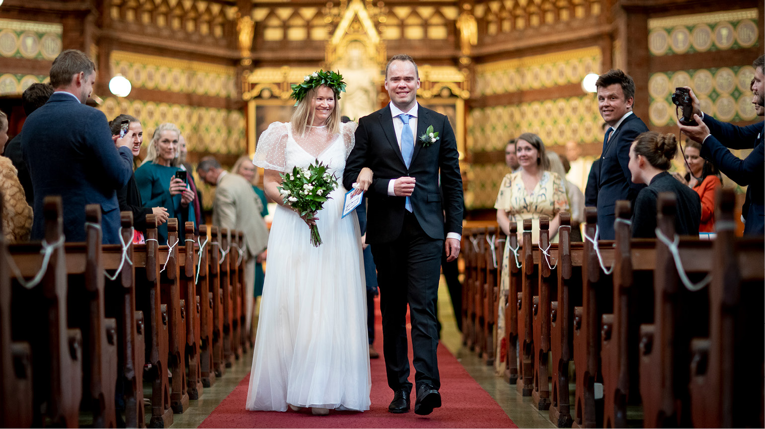 Velkommen til kirken for bryllup! Foto: Bo Mathisen/Den norske kirke
