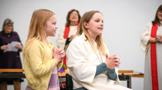 Velkommen til gudstjeneste i Den norske kirke! Foto: Per Eide