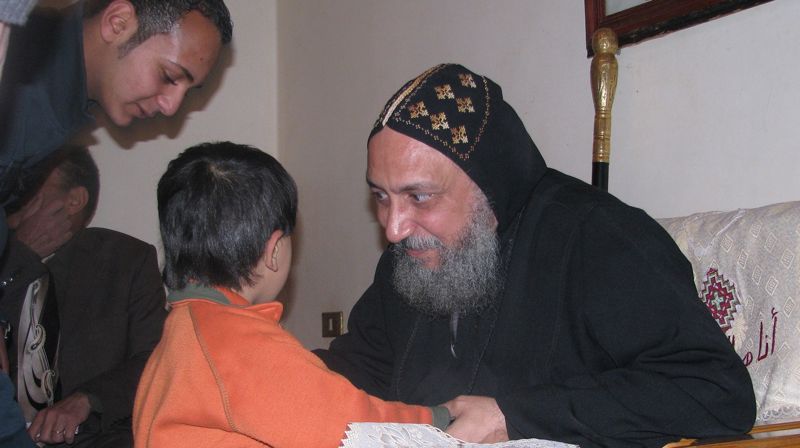 Biskop Thomas hilser på koptiske kristne 1. påskedag.