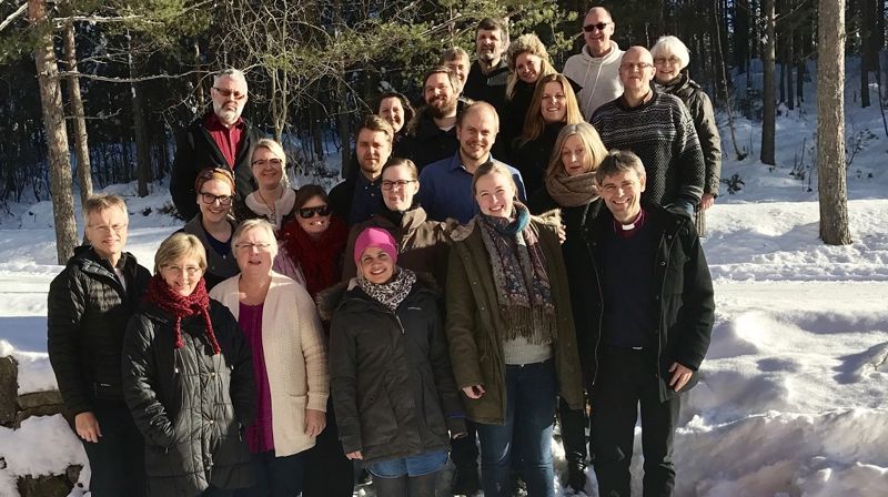 Diakoner fra Agder og Telemark samlet på Vegårshei. Biskop Stein Reinertsen framme til høyre.