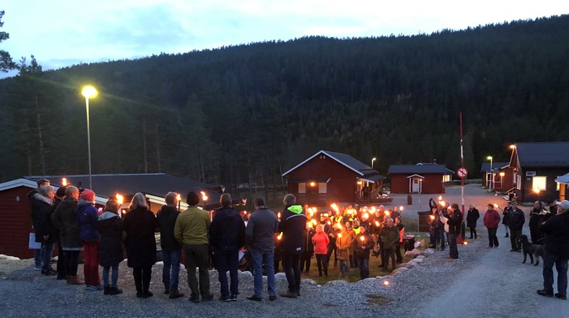 Fakkeltoget for bevaring av Skogsleiren i Fyresdal, mobiliserte mot nedleggelsen, men det kunne ikke hindre at den åpne soningsanstalten nå er gått over i historien.