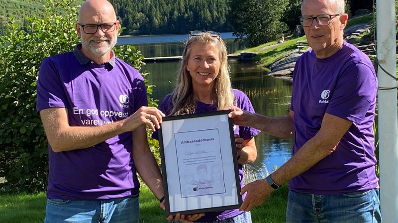 Siljan menighet v/kirkeverge Johnny Stene og menighetsrådformann Brynjar Rismyhr, Hege Anita, Bufetat.