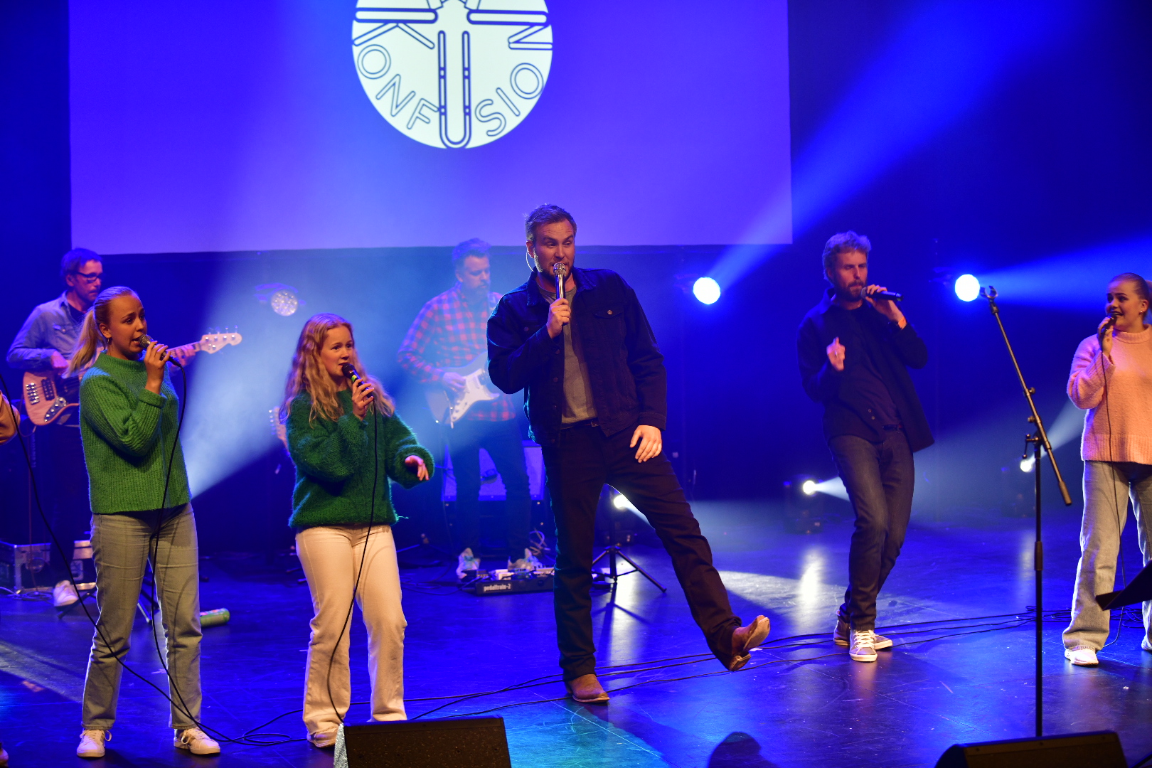 300 konfirmanter på Confusion-fest