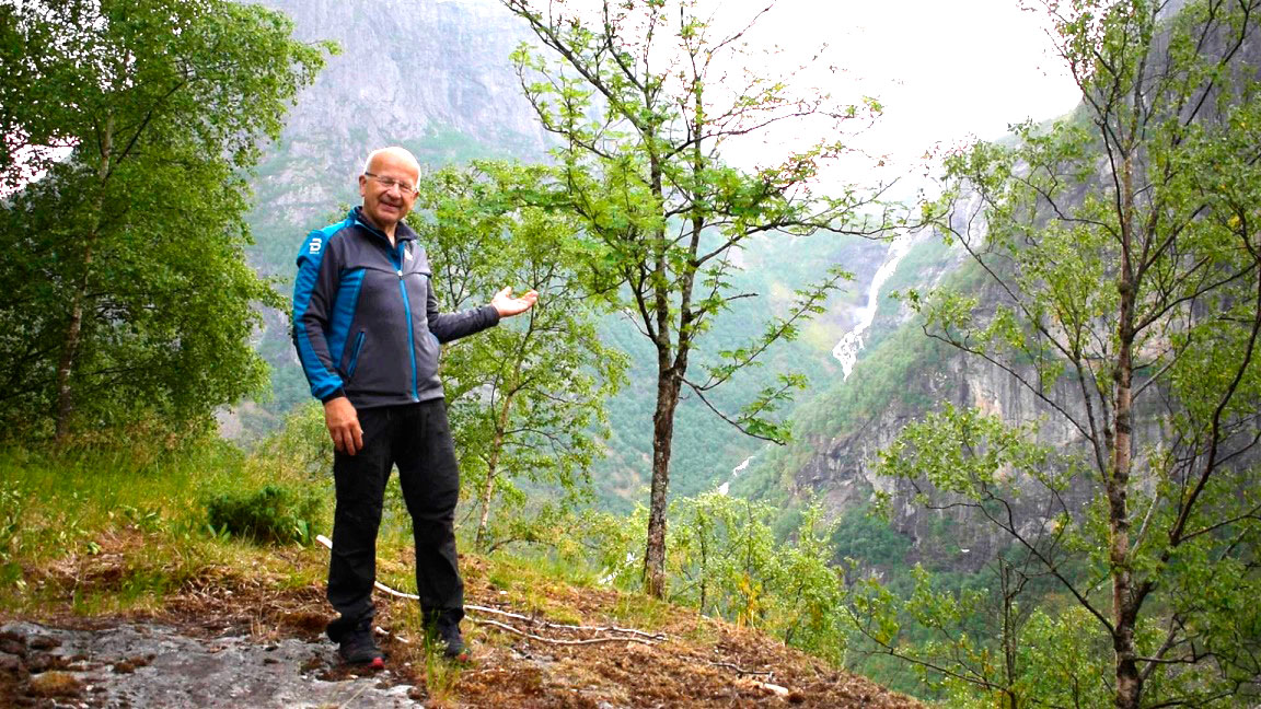 Tidlegare prost i Ytre Sogn og Nordhordland, Geir Sørebø, er å treffa på nettet kvar helg med tankar før søndagen ute frå naturen ein stad.
