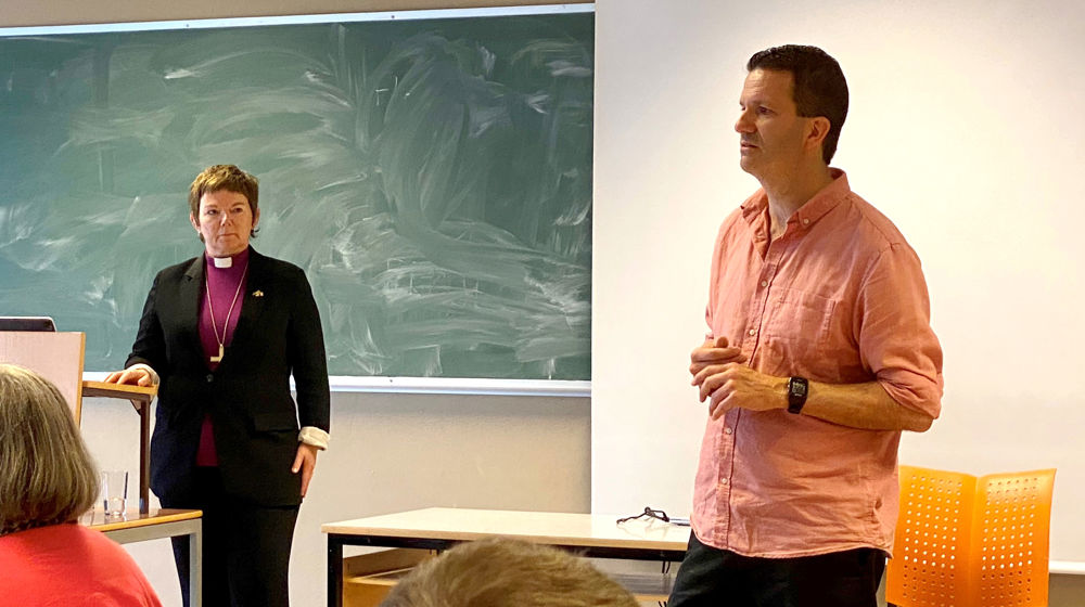 Biskop Ragnhild Jepsen og professor i teologi Bård Norheim.