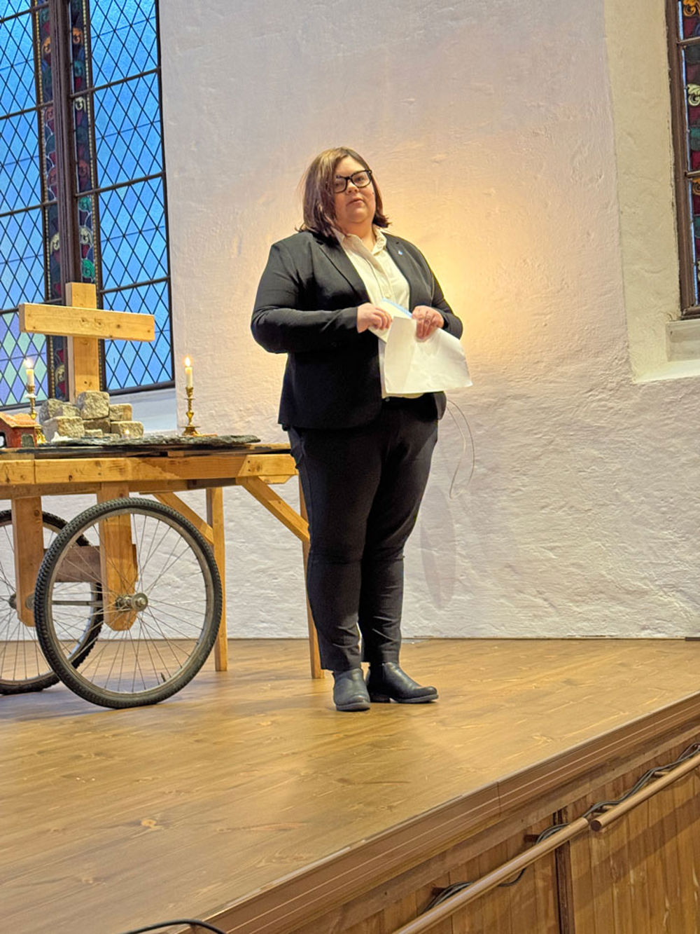 Nestleiar i hovudutval for kultur, idrett og inkludering i Vestland fylkeskommune, Kine Bratli ale, leia dag to av konferansen
