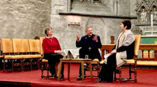 Hanne Sophie Greve (t.v.) Dean John Witcombe frå Coventry og biskop Ragnhild.