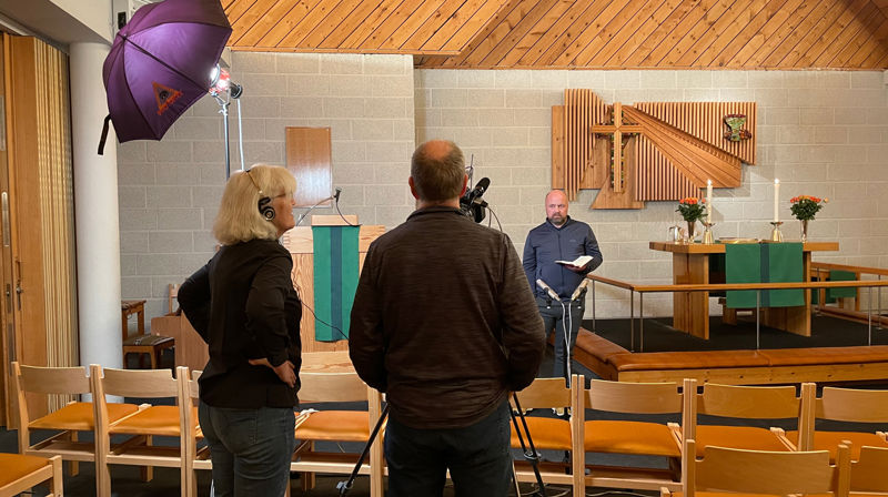 Opptak av gudsteneste i Nordsida kyrkje. Foto: Beate Nes