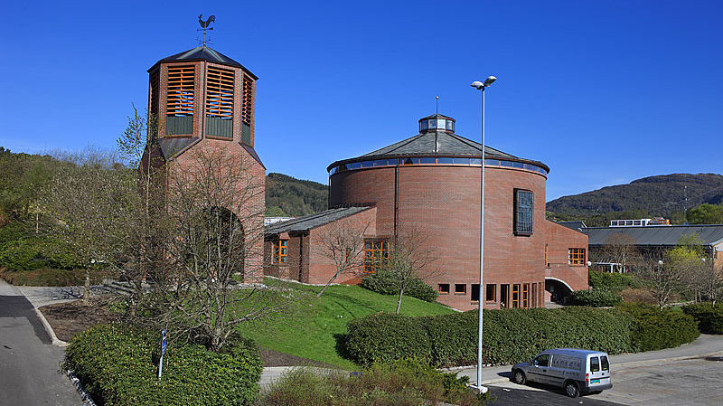 Åsane har fått ny sokneprest. Foto frå Åsane kirke:Kirkebyggdatabasen-Svein Ulvund