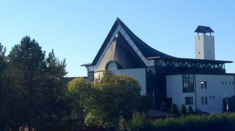 Foldnes kyrkje blir kyrkja i det nye Foldnes sokn i Fjell kommune. Foto:Kirkesøk