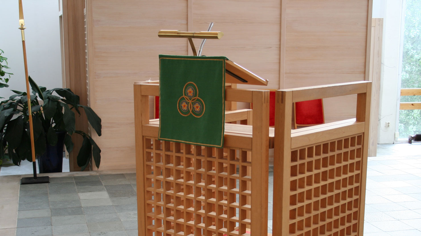 Frå Eidsvåg kyrkje. Foto: Kyrkjebyggdatabasen